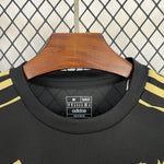 Liverpool 25-26 | Black & Gold Edition